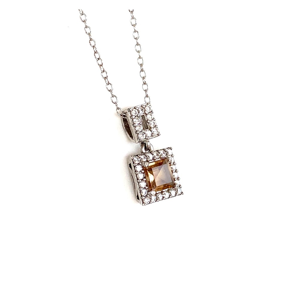 Chain with pendant